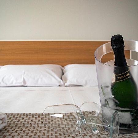 Ferrari Rooms & Apartments Porto Cesareo Exterior photo
